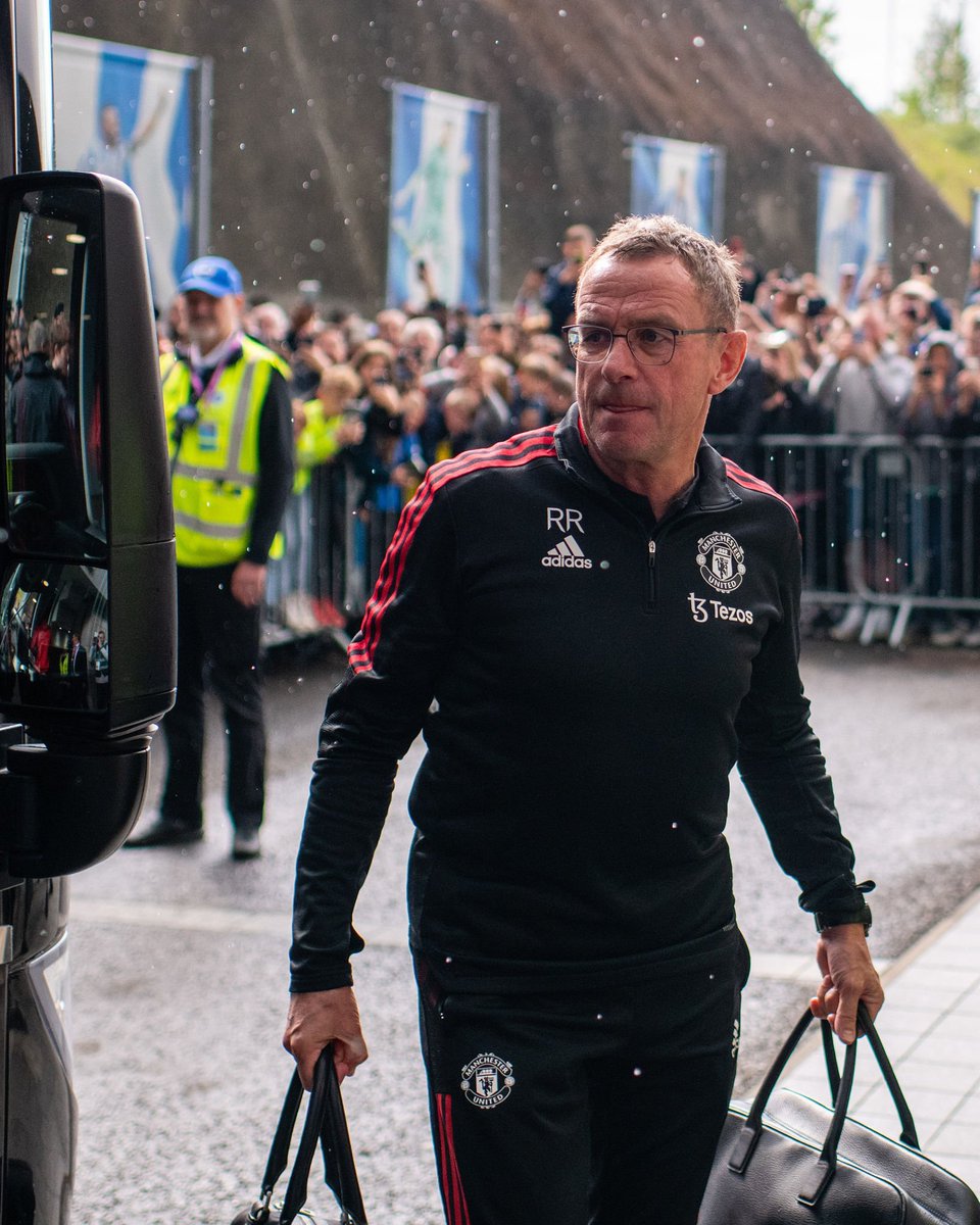 MUnitedFR's tweet photo. Ferdinand : "Il [Rangnick] propose des talents qui, selon lui, auraient un impact énorme à court et à long terme, et il n'est pas soutenu, et je pense que sa frustration vient de là. Il a mentionné Luis Diaz, Dusan Vlahovic, mais United n'a pas bougé." #MUFC https://t.co/7JgWrwv8I1