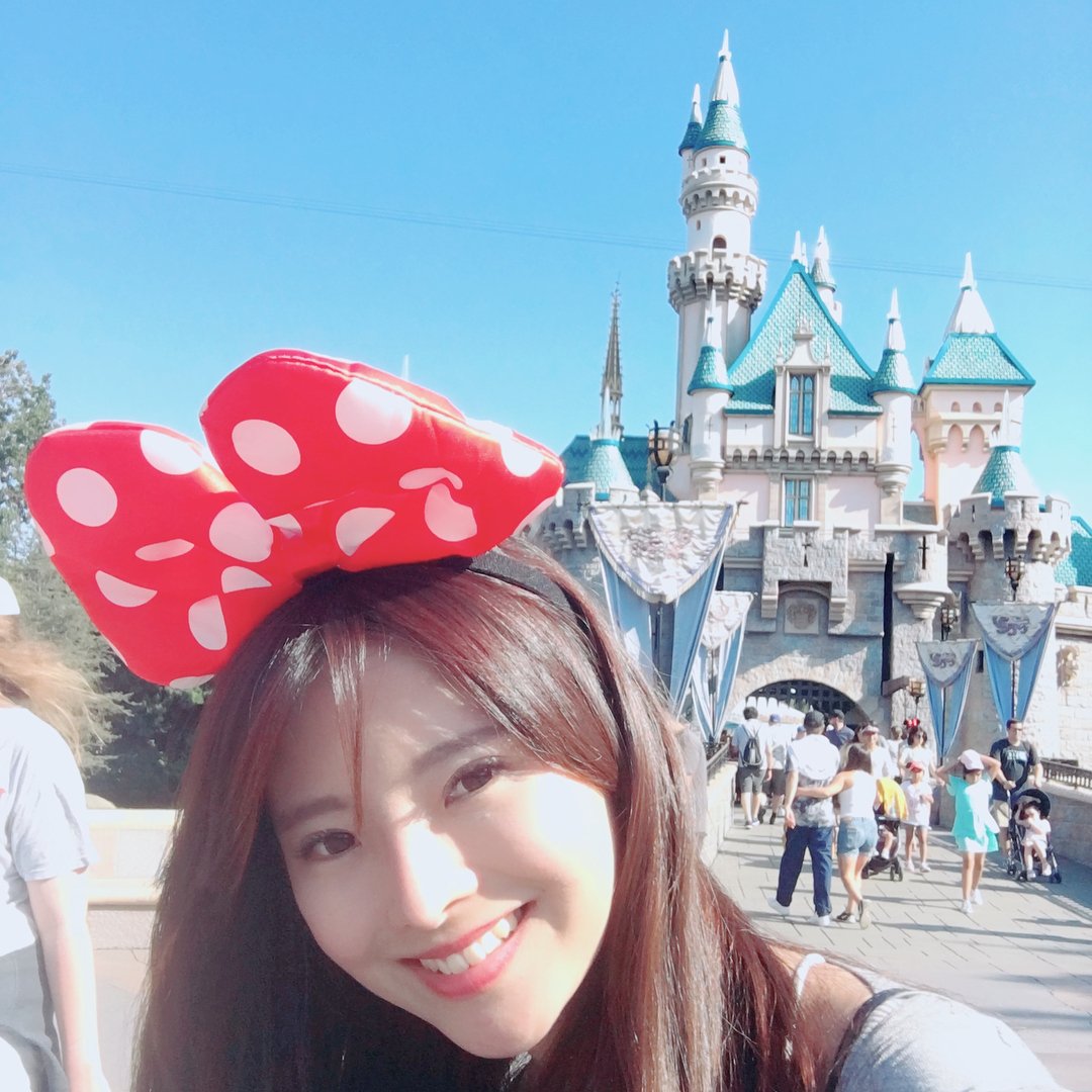 I have seen the spring breeze for ten miles, I have seen the summer solstice before the arrival, I have tried the glittering autumn light, and I have loved the warm sun in winter.  
disney