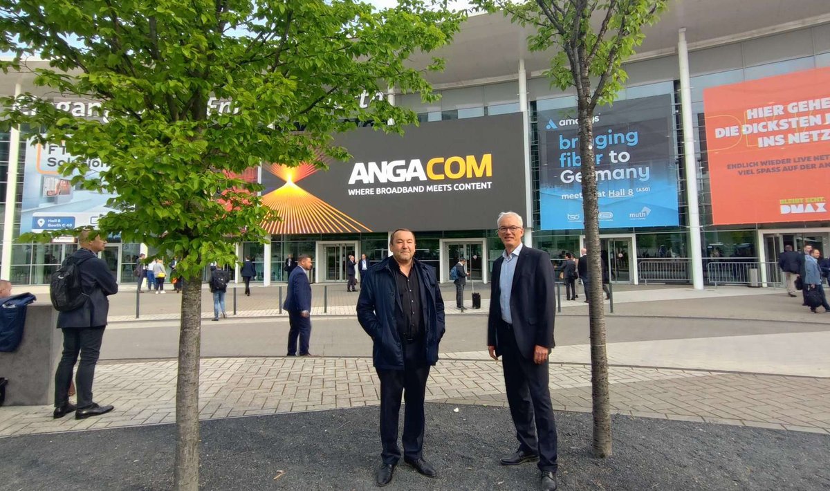axiros1's tweet photo. Day 1 - Kick off at ANGA COM in Cologne!
Axiros is ready to rock! Visit us in Hall 8, Stand A35! We´re unboxing our latest solution offering for Open Device Management. Get in touch: https://t.co/JW31656VTq
#WiFiOptimization #PNM #TR069 #TR369 #USP #QoE #SelfService #ZeroTouch https://t.co/nZLI3dUQm8