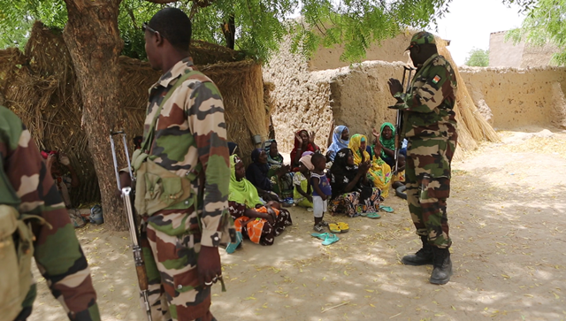 OmiMuktar's tweet photo. N'oubliez jamais ceux qui font des sacrifices pour un meilleur avenir 🇳🇪 et le sahel. Hommage aux soldats qui sont sur le front, loin de leurs proches, et qui font un excellent travail.
#NigerArmy
#Sahel https://t.co/5PvmKCWGrG