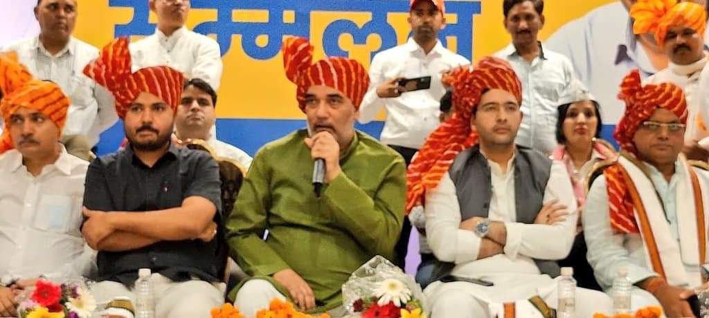 राजेन्द्र नगर कार्यकर्ता सम्मेलन में प्रदेश अध्यक्ष Gopal Rai  जी और MP Raghav Chadha  जी की उपस्थिति में AAP वरिष्ठ नेता <a href="/ipathak25/">Durgesh Pathak</a> को राजेन्द्र नगर उपचुनाव के लिए चुनाव प्रभारी बनाया गया।

BJP MCD चुनाव से तो भाग गयी लेकिन राजेन्द्र नगर उपचुनाव में हार से नहीं बच पाएगी।