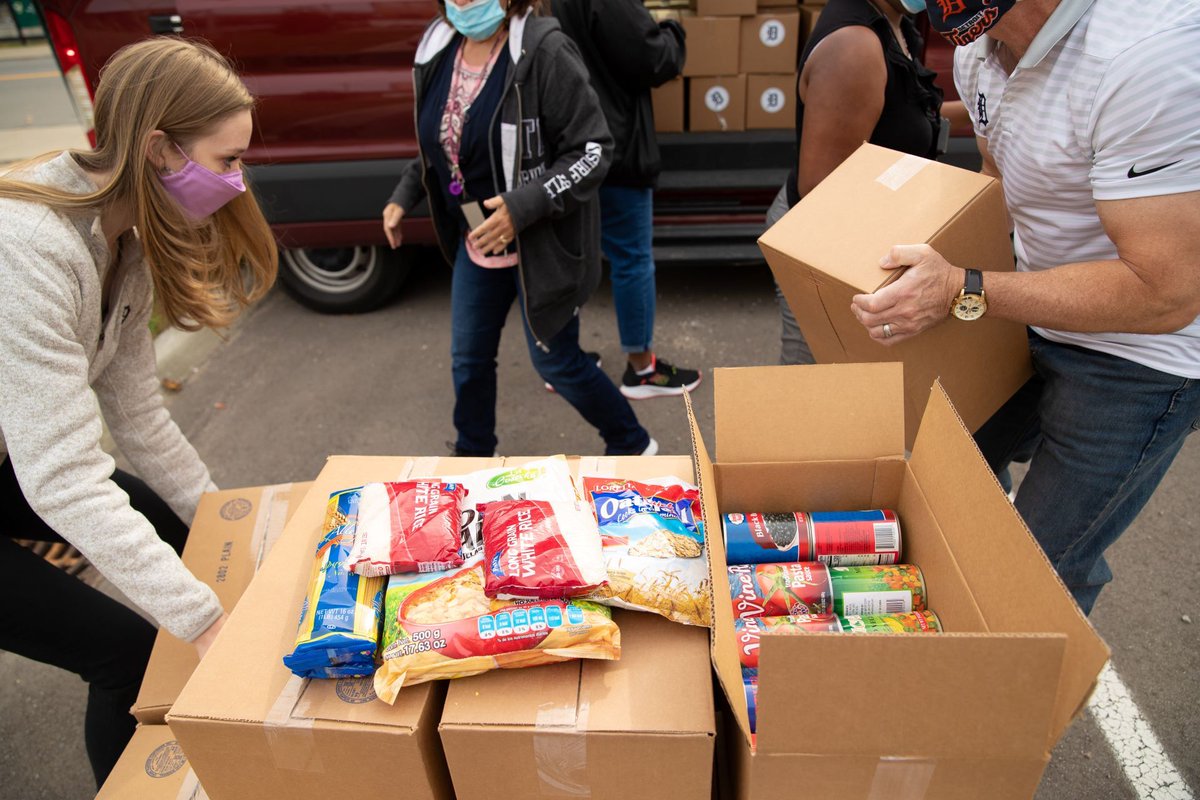 Gleaners is hosting several drive-up food distributions per day Monday-Friday this week. Times and locations: bit.ly/gcfbmobiles Please RT and share.

This institution is an equal opportunity provider.

#Gleaners #FoodBank #MobilePantry #FoodPantry #MetroDetroit