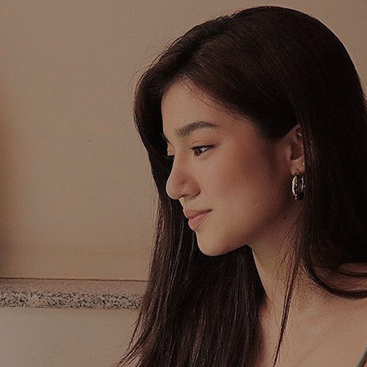 shakybelle's tweet photo. lets protect this woman at all cost.

#BelleMariano https://t.co/0HqXRlMq16