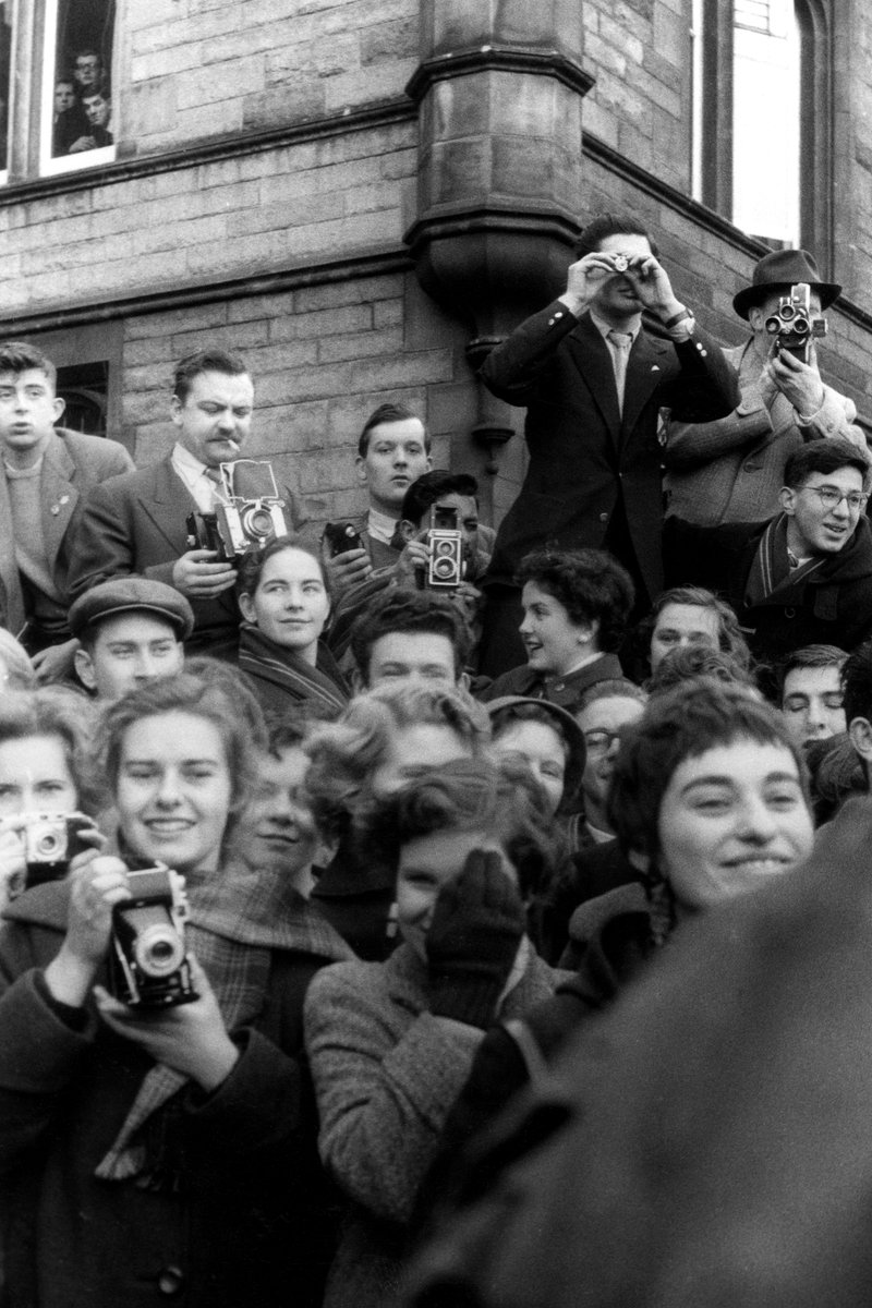 TomDuffinPhotos's tweet photo. and may the Robert Blomfield legacy be to inspire many more students of light in Edinburgh and every other city (alho' ours has to win the prize surely?)
Please do tweet your very own Blomfield inspired images as a #StudentOfLight
©The Estate of Robert Blomfield
10/10 https://t.co/2qARNQdHTS