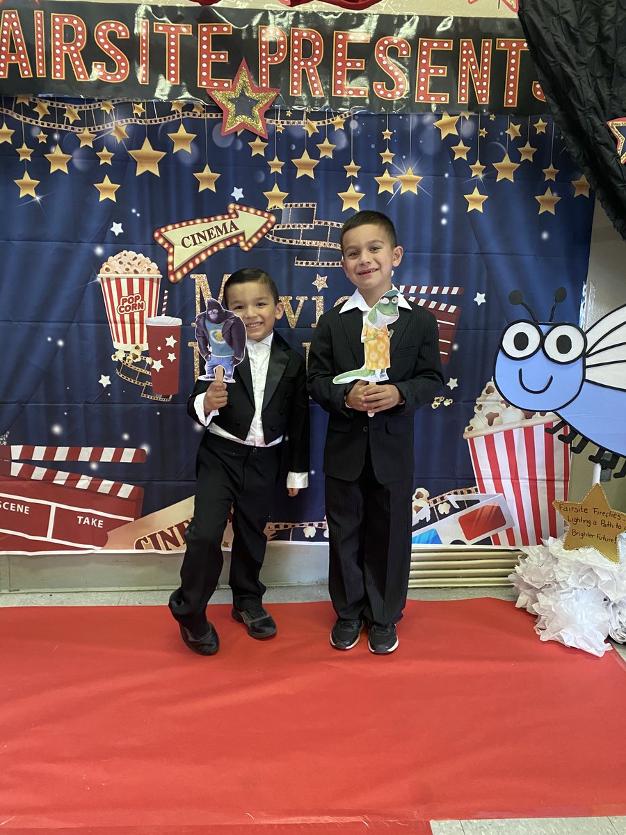 GJUESD's tweet photo. @GJUESD Superstar Fireflies on the red carpet for Fairsite's Family Movie Night. https://t.co/h6faAdUy5S