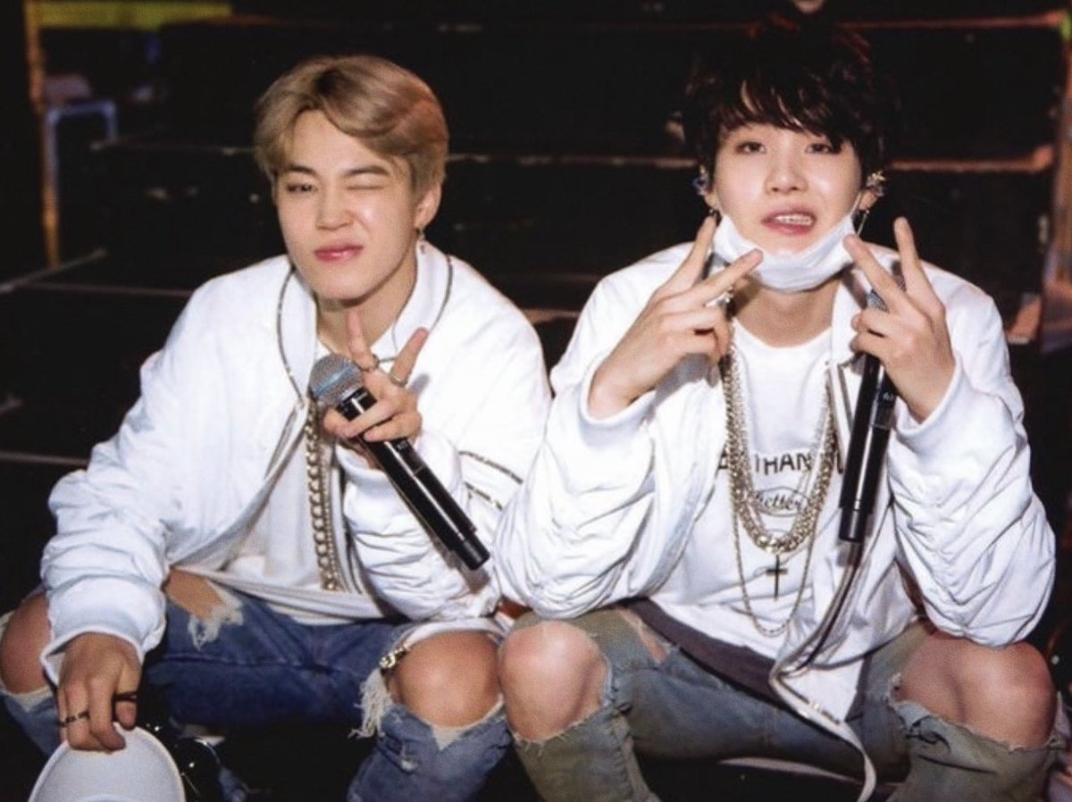 btsfashionhr's tweet photo. THEM https://t.co/ZzB7ZUq6Um