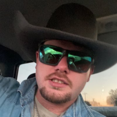 partee61's tweet photo. #NewProfilePic https://t.co/ihshYs6nTE