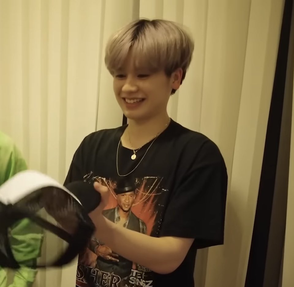 今1番気になってるのはマナトがずーっとつけてるコインネックレス