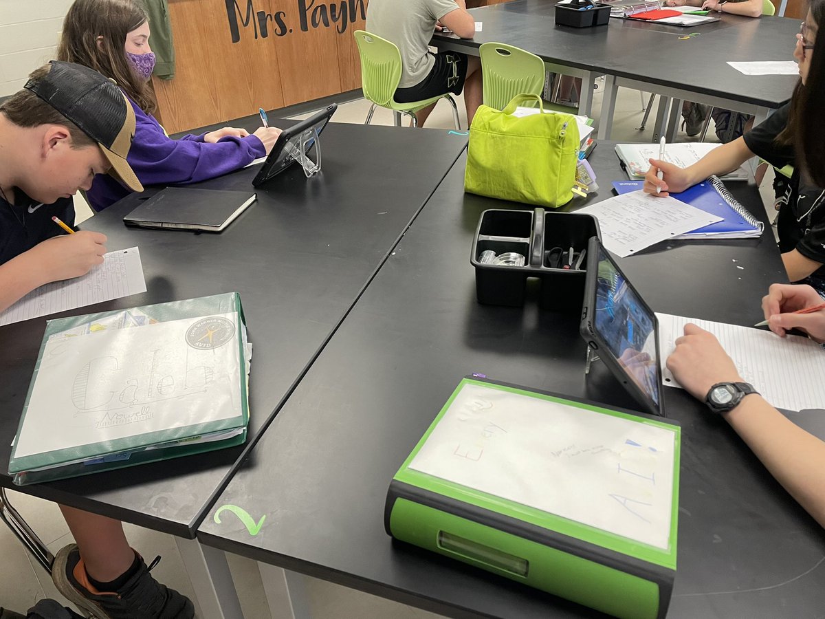 jwmsAVID's tweet photo. AVID 7 students presenting their research over their dream college. And taking notes over each other’s presentations @jwmscps https://t.co/gYkcxcY2Zp