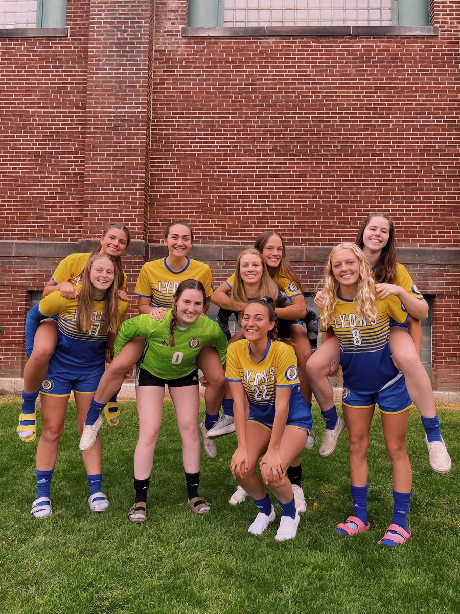 just because I’m gonna miss these girls next year🥹🥹 #seniors #lastyear <a href="/lyons_gsoccer/">LTHS Girls Soccer</a>