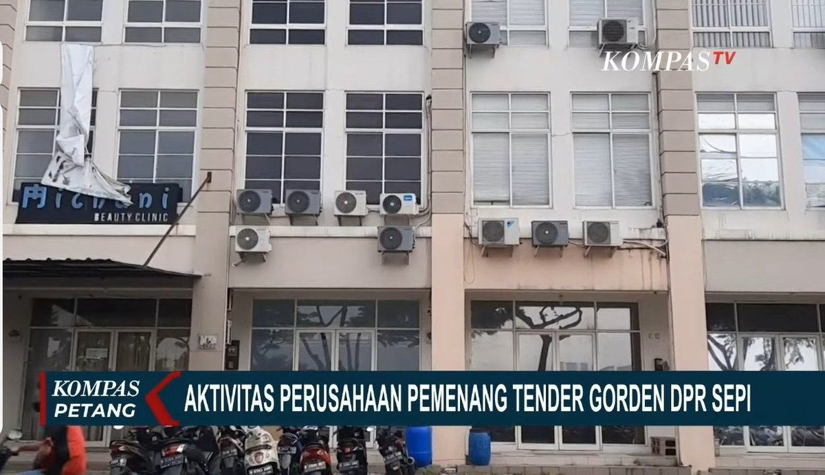 tubirfess's tweet photo. 2beer! Gedung Kantor terlihat baru dan tidak ada aktifitas kerja ataupun yg berkaitan dgn Industri pengrajin, dan Websitenya masih da lorem Ipsum aka baru bgt buatnya :( Tapi gimana bisa menang tender? dengan doa Ibu?

https://t.co/KdTPmk5ySf