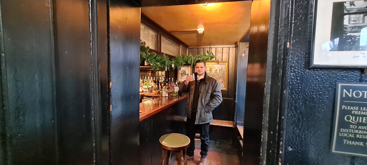 BritainsPubs's tweet photo. We did an episode on that pub! One of my favourites for sure! 

Smaller bar in Britain we'll share clips as the channel grows. https://t.co/XliSlddM8Y