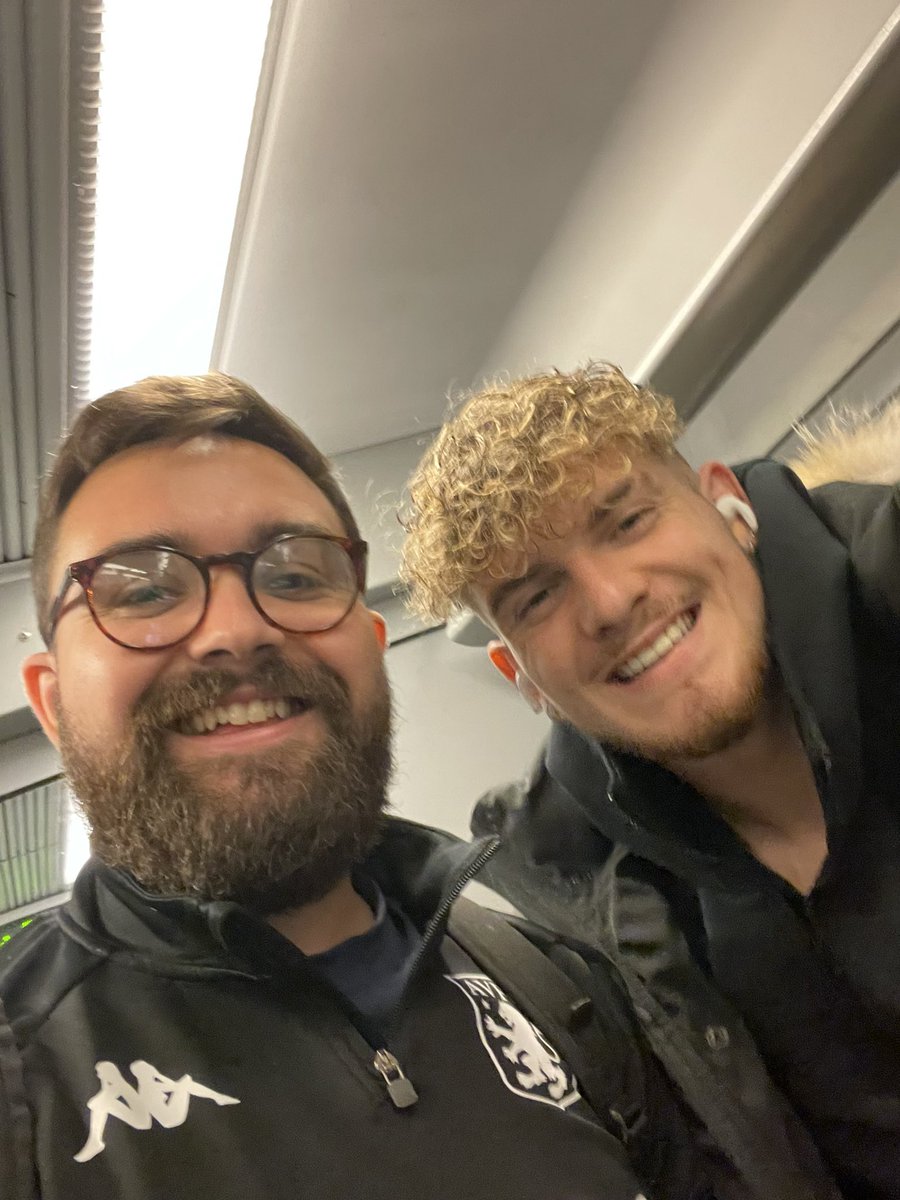 Harvey reckons we can pull it off tonight #UTV