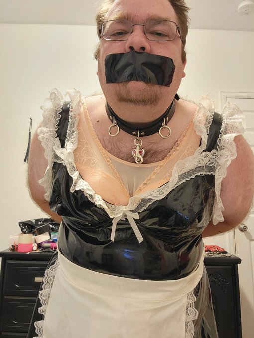 Should I add more tape? https://t.co/Z3hpBc5fLo<a href="/tag/newprofilepic"class="tags"><span>#newprofilepic</span></a>