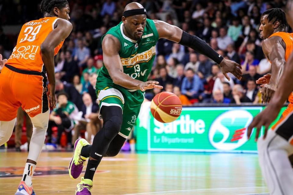 JOPASSAVEDUC13's tweet photo. 🚨 𝙂𝘼𝙈𝙀 𝘿𝘼𝙔 🚨
⚡️ #BETCLICELITE @LNB_OFFICIEL J33
🆚 @JLBourgBasket
📍 EKINOX, BOURG-EN-BRESSE
🕗 20H00
📺 LNB TV
« EN MISSION POUR LE DERNIER MATCH À L‘EXTÉRIEUR DE LA SAISON »
#missioncommando🥷🏾 https://t.co/Eqd83D8SA7