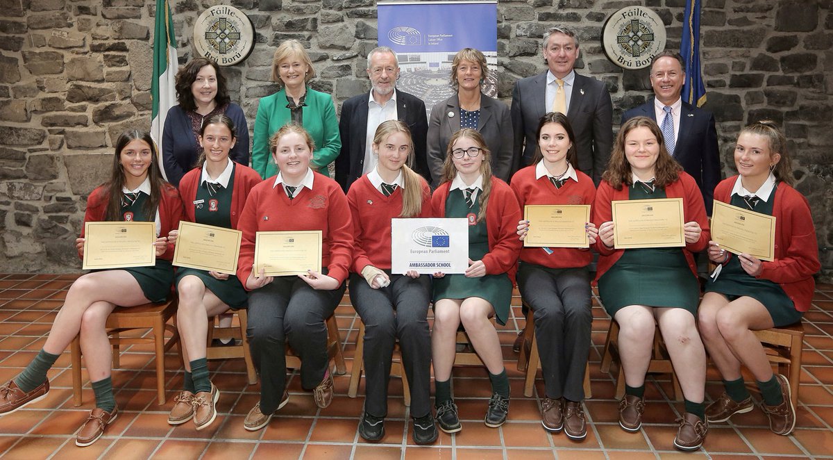 LoretoClonmel's tweet photo. Congratulations to our TY's who attended the #EuropeDay ceremony in Cashel which was also attended by local MEP's. 

The girls have learnt all about the EU this year as part of the European Parliament Ambassador School Program 🇪🇺 https://t.co/dwLYcC48HC