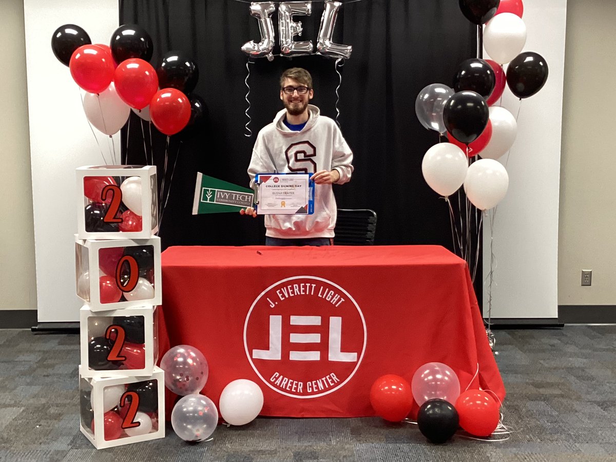 JELCC's tweet photo. Congratulations to Elijah Prater from #JELCC's #ITPathways Program! Upon graduation, Elijah plans on attending @IvyTechCC. #CollegeReady #SeniorSigningDay #IamCTEIndiana #JELproud https://t.co/2HG9Mi5TuU