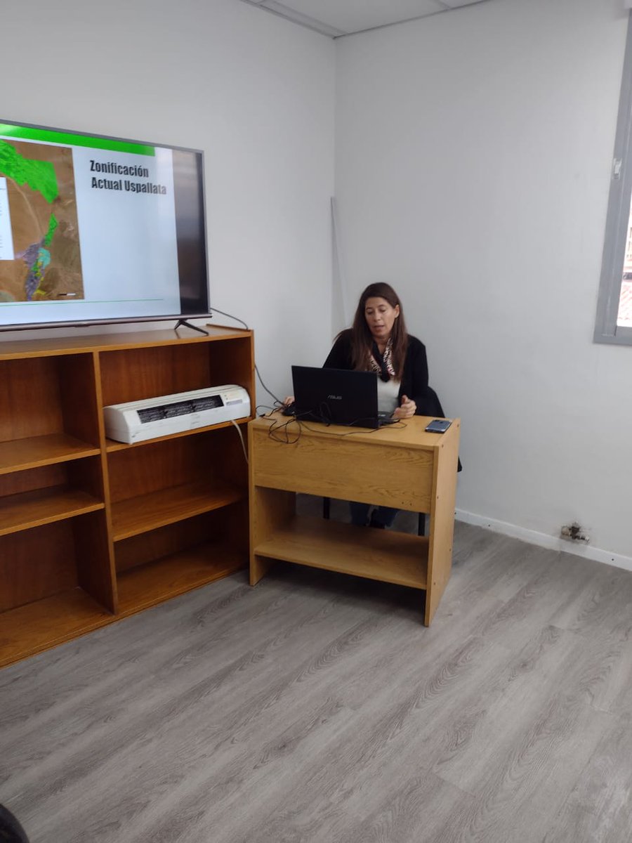 SilviaCortinez's tweet photo. Hoy en el #ConcejoDeliberantedeLasHeras trabajamos en el #codigourbano con el objetivo de tratar las construcciones en la vía pública y obras relacionadas, teniendo en cuenta de no violentar la flora y la fauna del departamento: respetarla y conservarla. @protectoraMdzOk https://t.co/SDDHsEwi3K