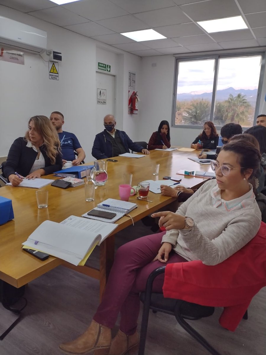 SilviaCortinez's tweet photo. Hoy en el #ConcejoDeliberantedeLasHeras trabajamos en el #codigourbano con el objetivo de tratar las construcciones en la vía pública y obras relacionadas, teniendo en cuenta de no violentar la flora y la fauna del departamento: respetarla y conservarla. @protectoraMdzOk https://t.co/SDDHsEwi3K