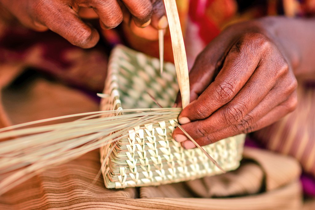 ms_bazaar's tweet photo. Weavers understand the growing cycle of natural materials they use and they only harvest when the time is right ! 

Such is the beauty of sustainable crafts like Sabai 💚

#sabai #craft #stories #missionshaktibazaar #odisha https://t.co/nuRbEL0CaR
