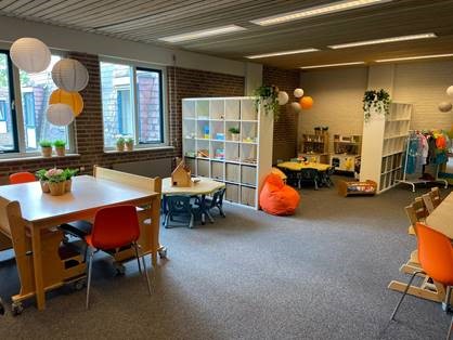 In het voormalig gemeentekantoor in Wijchen hebben wij een aantal ruimten ingericht voor de opvang van  Oekraïense kinderen. Een fijne plek waar de kinderen samen kunnen spelen en ontdekken. #Oekraïne #deeerstestap #kinderopvang #wijchen #gemeentewijchen