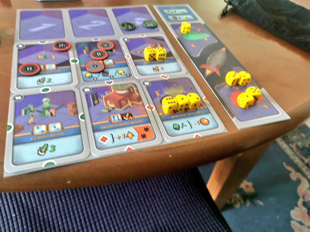 EarthLastStand_'s tweet photo. I love how it looks in real life 😍

The circular board are not ready yet. That are the old ones.

Me encanta como se ve en físico 😍

Los tablero circulares aún no están listos. Son los antiguos.

#boardgames #tabletopgames #tabletopgaming #juegosdemesa #spaces #dice #solitarie https://t.co/DkFbZepTj4