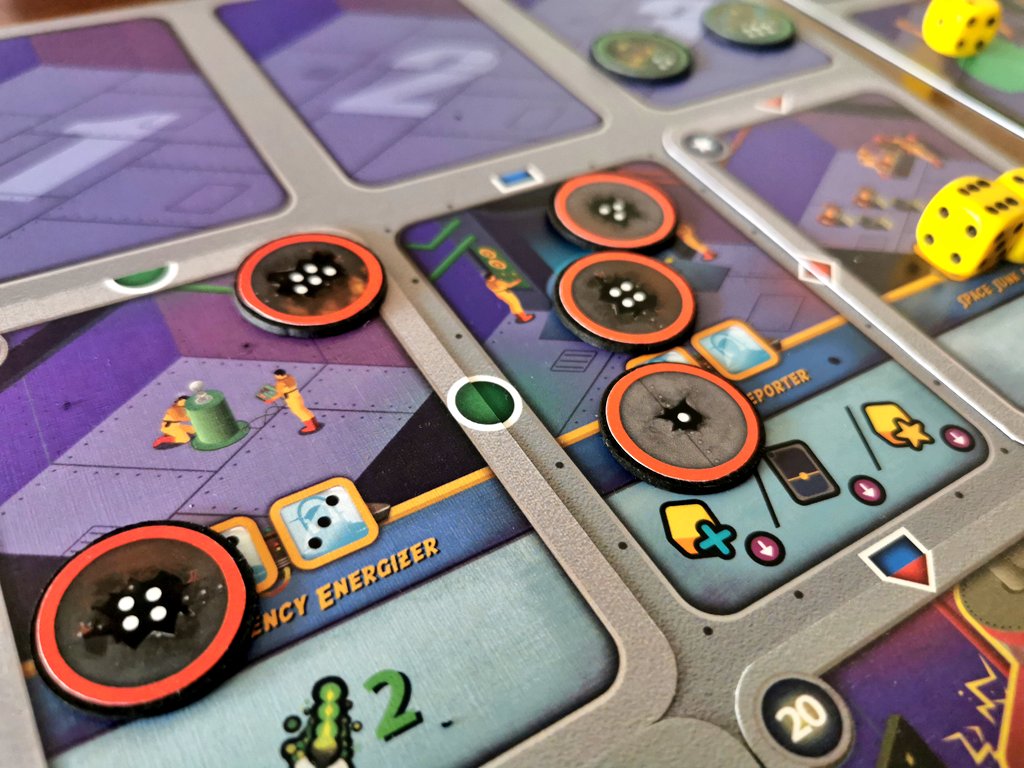 EarthLastStand_'s tweet photo. I love how it looks in real life 😍

The circular board are not ready yet. That are the old ones.

Me encanta como se ve en físico 😍

Los tablero circulares aún no están listos. Son los antiguos.

#boardgames #tabletopgames #tabletopgaming #juegosdemesa #spaces #dice #solitarie https://t.co/DkFbZepTj4