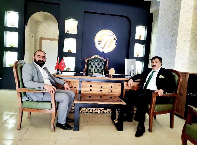 Bölgemizin kanaat önderlerinden degerli dostum Hasan Doğan bizleri ziyaret  etti. Kırsal bölgelerimiz hakkında istişarelerde bulunduk. Nazik ziyaretleri ve hoş sohbetleri için kendisine teşekkür ederim.

Bölgemizin huzuru ve barışı için çalışmaya devam edeceğiz inşallah.