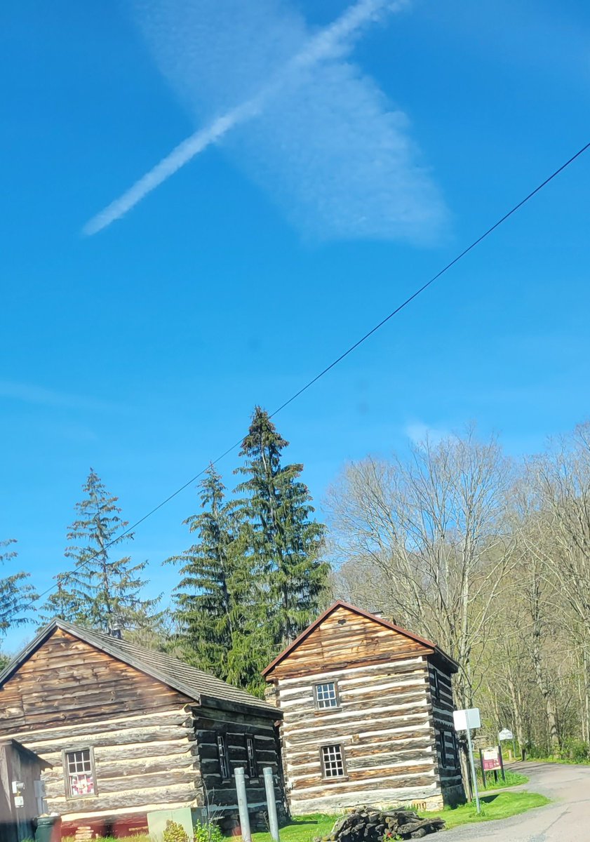 MedStartr's tweet photo. A BEAUTIFUL day in Maryland☀️ #PatientVoice #PatientAdvocacy #CaregiverSupport, we've the team @alexbfair @JC_Strategy @ReginaHolliday 📸 @Diptirbhatt #TheWalkingGallery #BoTPAIN22 #Cinderblocks22 https://t.co/zRweTga6oy