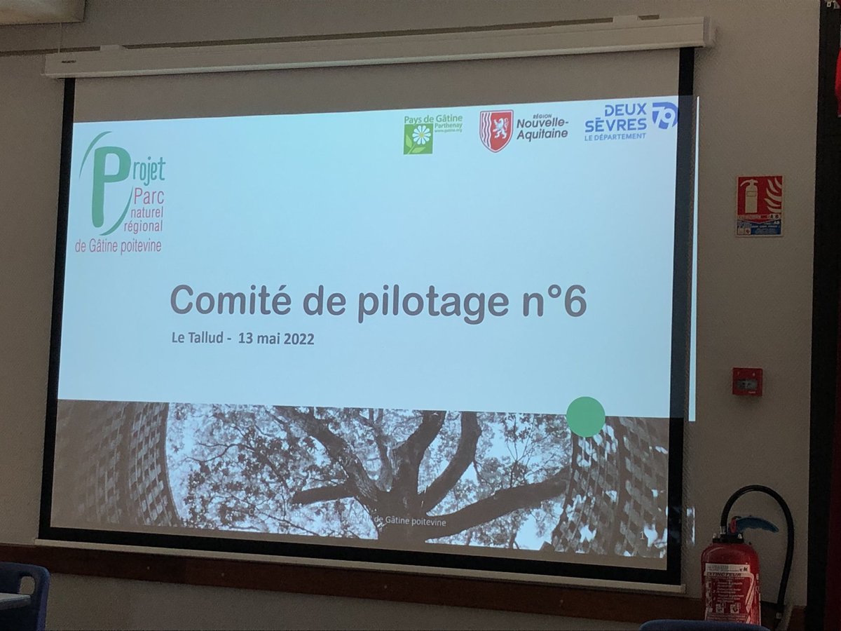 CCIGatine's tweet photo. La @CCIDeuxSevres participe ce jour au 6eme comité de pilotage du projet de parc naturel régional de Gatine poitevine auprès des partenaires du territoire #gatine #pnr https://t.co/xO1UnB9EcN
