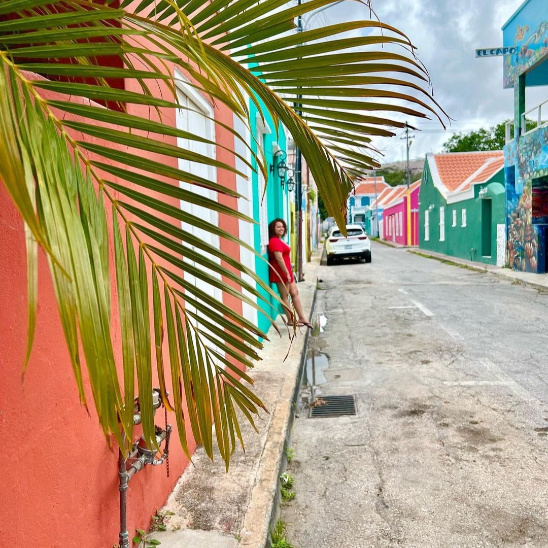CuracaoTravel's tweet photo. #VisitorTips ➡ "The next time you are in Curaçao 🇨🇼 make sure to visit the Otrobanda area and explore all the street art this amazing country has to offer."
📸 @pelirroja_wanderer
📍 Ser'i Otrobanda, Willemstad https://t.co/n8qQq3X37u