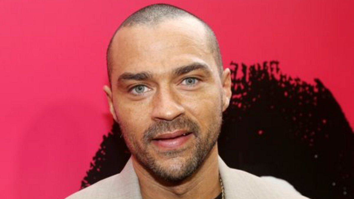 Jesse Williams Nude Images Leaked From Take Me Out Broadway Play