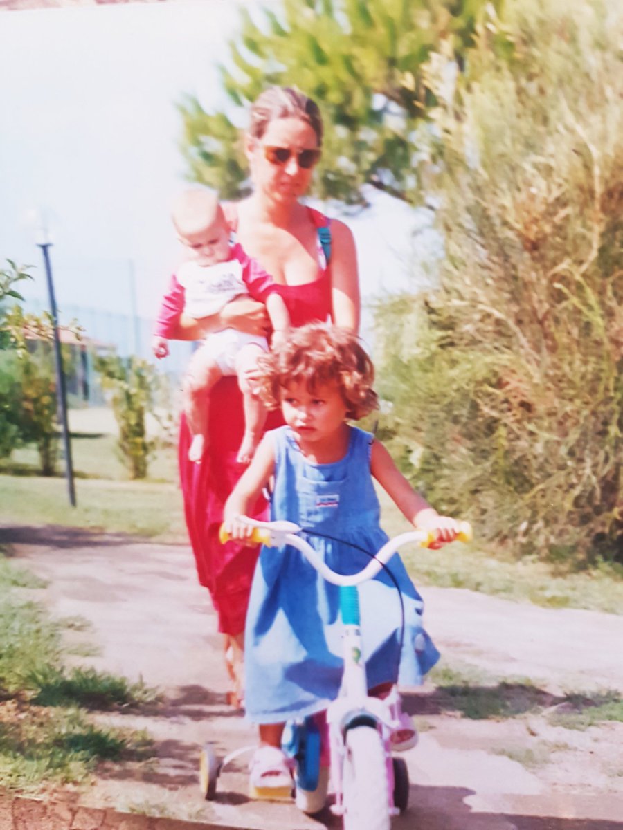 gaiatortora's tweet photo. #NotInMyName #senzagiridiboa #elisabettafranchi 
Coraggio ragazze c'è ancora molto da fare ma quando sentite certe cazzate non battete le mani. Almeno fischiate! https://t.co/vdfK9dLbYD
