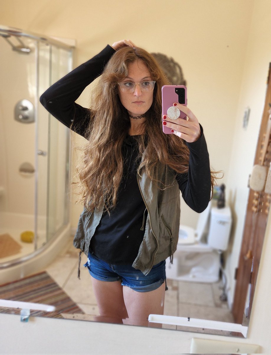judgementshae's tweet photo. I am now accepting compliments at this time, please submit below https://t.co/oYrOxRG3il
