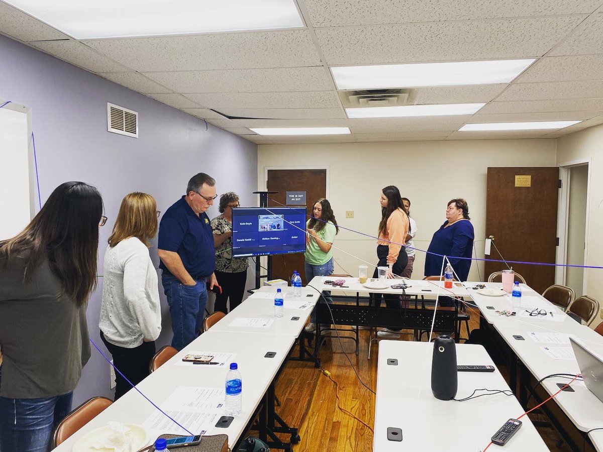 unitedwayhoco's tweet photo. The United Way Board of Directors learned more about #MissionUnited yesterday. 

Where do Veterans start when they need help? With #MissionUnited. We connect veterans to resources locally. 

Learn more here: https://t.co/1EufGojitx

#LiveUnited #BetterTogether https://t.co/WMpIVgwEtp