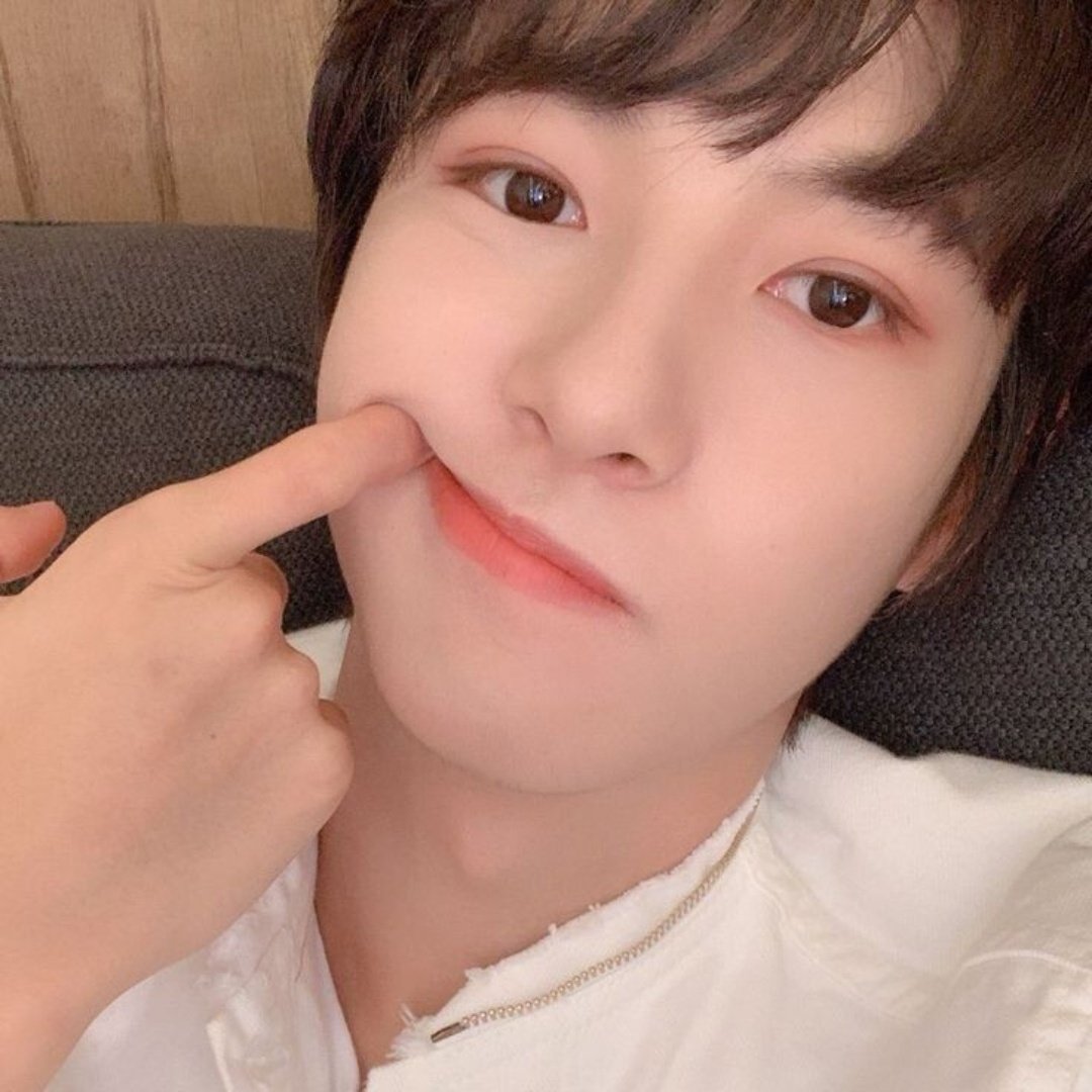 salymymine's tweet photo. ทะไมมี๊ทำแล้วไม่น่ารักเหมือนน้อง #NCTzenSelcaDay https://t.co/iklhtDLSBo