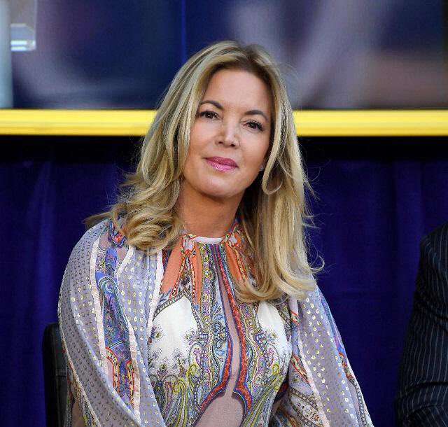 LegionHoops's tweet photo. Jeanie Buss on the frustrating Lakers season:

“I’m growing impatient because we had the fourth-highest payroll in the league. When you spend that kind of money… you expect to go deep into the playoffs. I’m not happy, I’m not satisfied.”

(via @latimes) https://t.co/Y10mOLJCFN