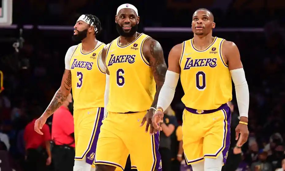 LegionHoops's tweet photo. Jeanie Buss on the frustrating Lakers season:

“I’m growing impatient because we had the fourth-highest payroll in the league. When you spend that kind of money… you expect to go deep into the playoffs. I’m not happy, I’m not satisfied.”

(via @latimes) https://t.co/Y10mOLJCFN