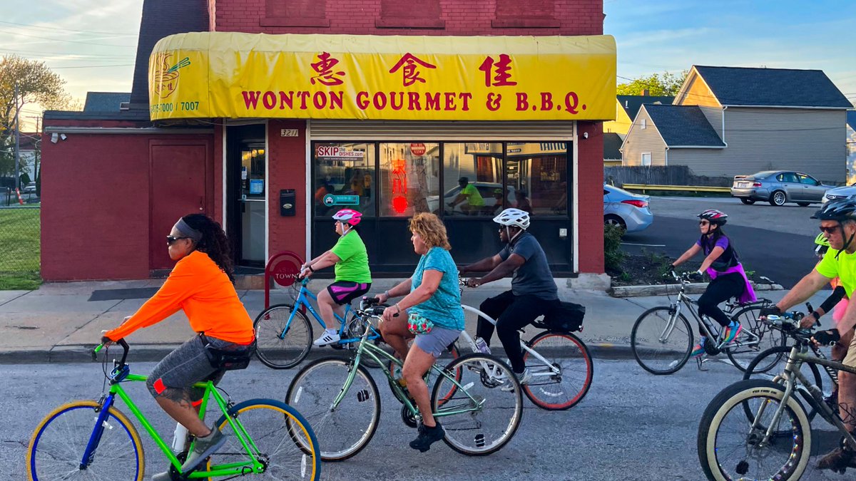 SlowRollCLE's tweet photo. Even though last night was an "unofficial" ride put together on short notice, it didn't stop 110-plus of Cleveland's best-looking people from rolling through @DowntownCLE.

Remember: Our 2022 season kickoff ride &amp; party is next Tuesday, 5/17 at @ForestCityBeer!

📷: Ken Lewis https://t.co/973Eutx4Kn