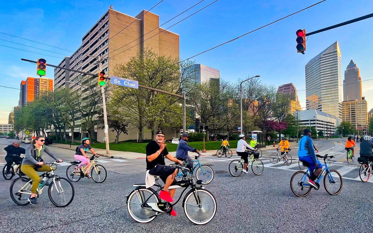 SlowRollCLE's tweet photo. Even though last night was an "unofficial" ride put together on short notice, it didn't stop 110-plus of Cleveland's best-looking people from rolling through @DowntownCLE.

Remember: Our 2022 season kickoff ride &amp; party is next Tuesday, 5/17 at @ForestCityBeer!

📷: Ken Lewis https://t.co/973Eutx4Kn