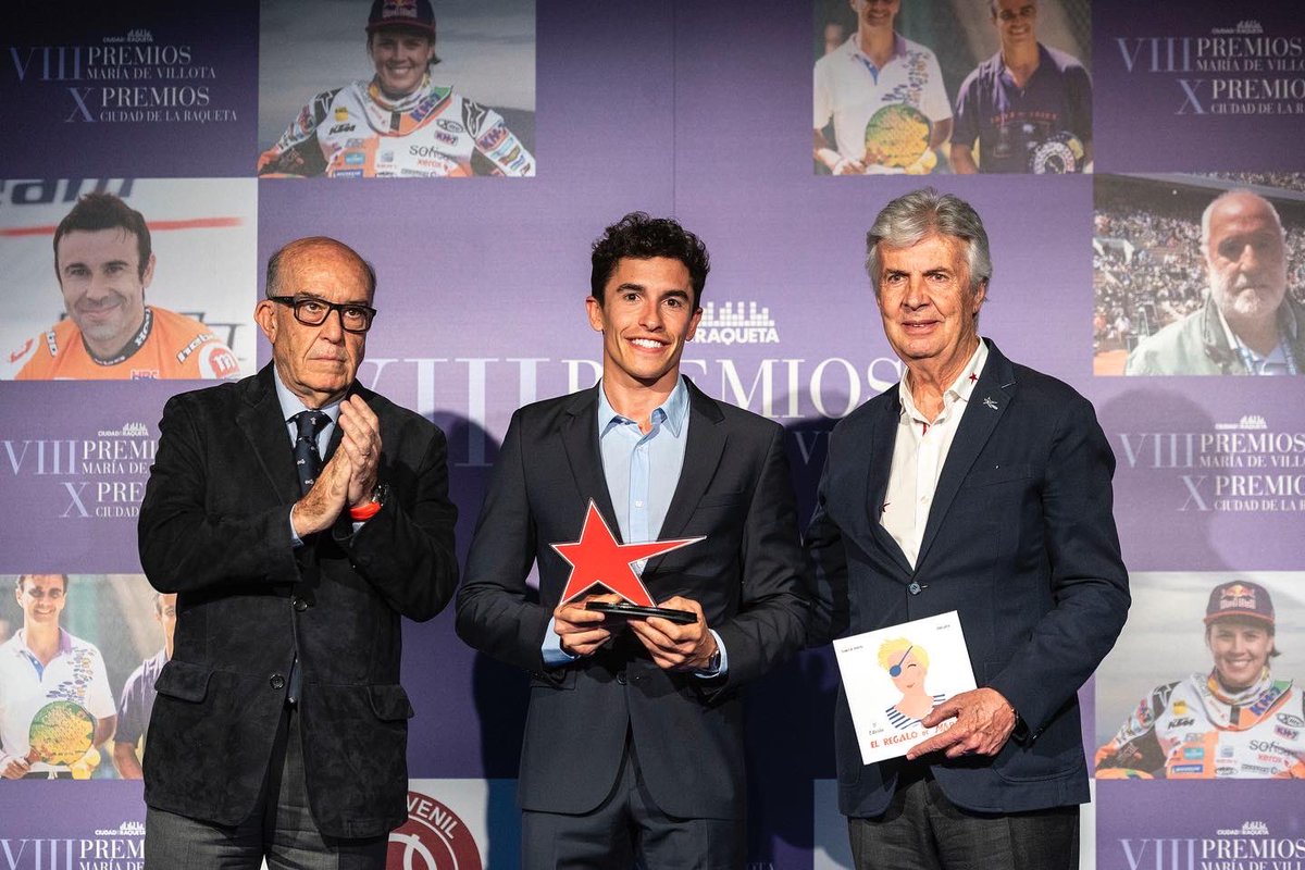 ACManagement_'s tweet photo. Marc Márquez recibió ayer el Premio María de Villota – Ciudad de la Raqueta en la categoría Hazaña Deportiva. Queremos agradecer el trato que recibimos y dar la enhorabuena a la familia de Villota por este gran evento que vivimos y dar Legado a María de Villota.

#ACManagement https://t.co/LzBLYahySG