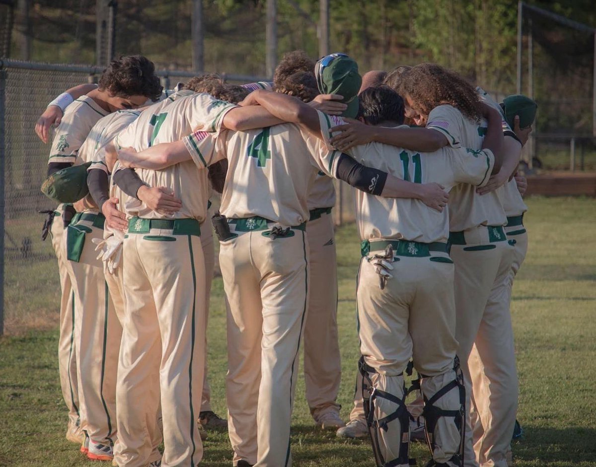 MFrazier14's tweet photo. Prayers for this wild, energetic, lovable, hard working, loyal group that I call family as we travel up the mountain today. #GoCats #Beyond7 https://t.co/tzEL78HXnc