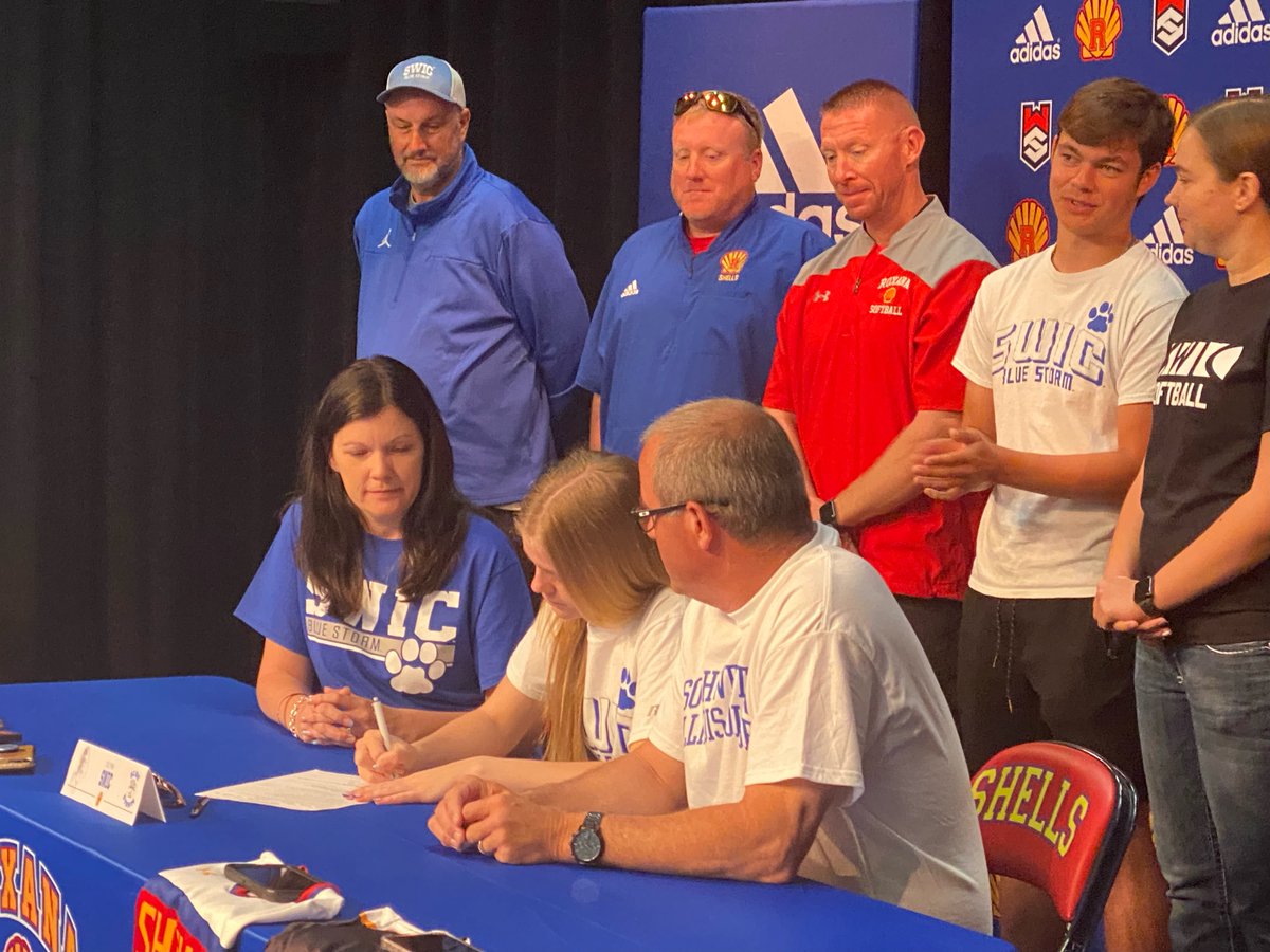 RoxanaAthletics's tweet photo. It’s College Athletics Signing Day. The future is bright and their future is even brighter!
Congratulations to our Roxana Senior Lexi Ryan on signing with SWIC. She will be joining their softball team in the spring.
We are so proud of Lexi!!
@RHS_Shells https://t.co/3XS6F7Wc5v