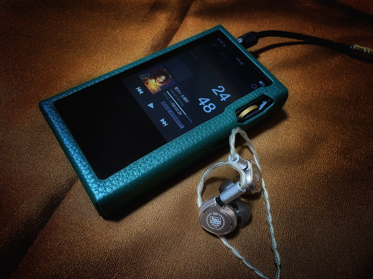 ken___yan's tweet photo. 久々寝る前ポタタイム😴🎧
楽彼 P6 Pro
VanNuys 26th FAudio Minor
Brise Audio 2.5→4.4変換
ボーカル近めで柔らかめな低音なのでこういった曲は相性バッチリ👍
#Hanah_Spring https://t.co/AaBobtAd5e