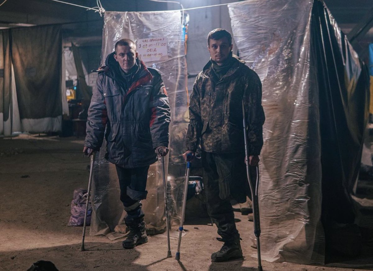 Kuşatma altındaki #Mariupol/Azovstal'da yaralı Ukrayna askerleri...