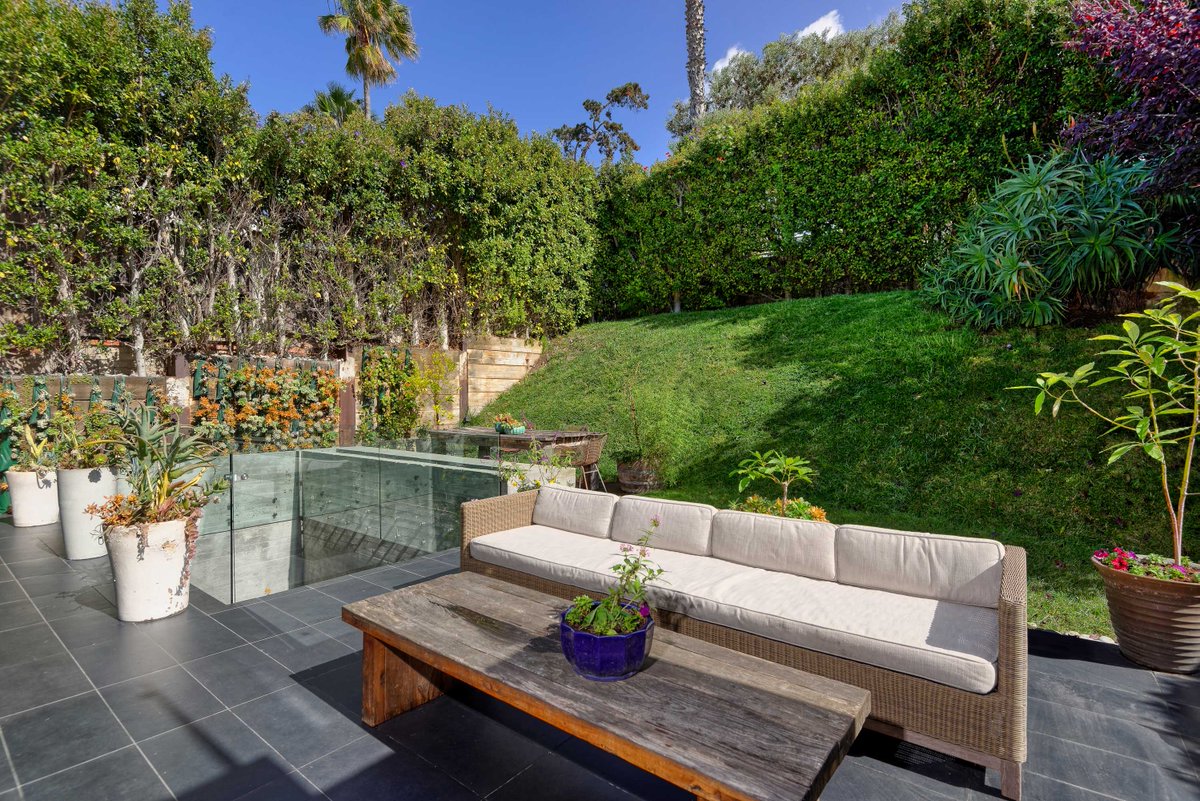 ArchitectureSD's tweet photo. Elizabeth Courtiér Presents...RARE CONCRETE+WOOD +GLASS MODERN... Broker's Open 5/11 10:00-12:30. 7005 Fay Avenue, La jolla - https://t.co/yxboHjwxB2 https://t.co/0Yomk43pfi