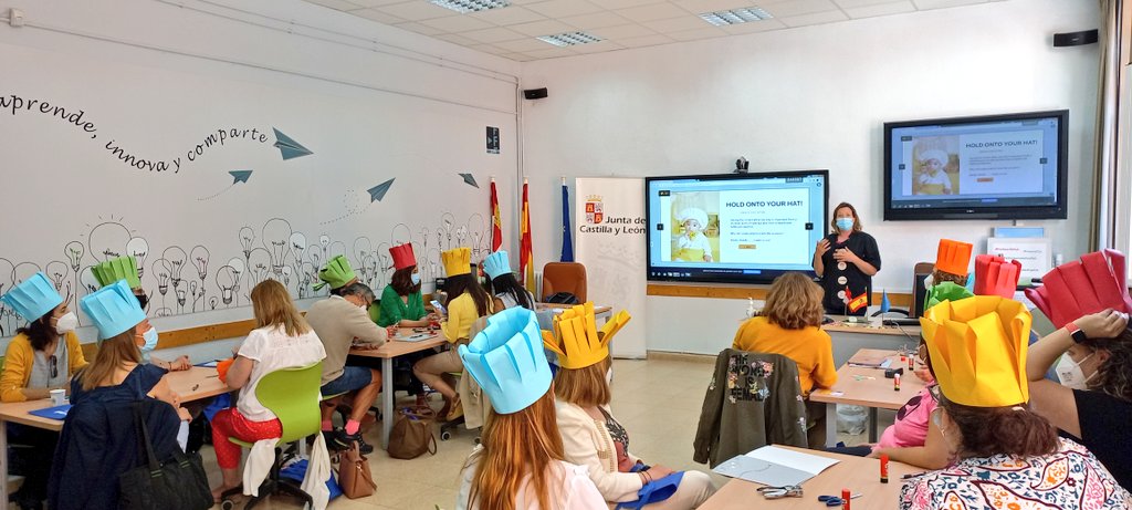 CFPIdiomas's tweet photo. Todo un lujo volver a acoger en nuestro centro a los profesores de Inglés primaria @educacyl con el curso presencial. 

"LEARNING ENGLISH BY COOKING PRIMARY" &amp; Petrina Moir 

Actividades innovadoras con impacto directo en su alumnado #formaciónCyL #innovaCyL #internacionalizaCyL https://t.co/EOri8w6Ex5
