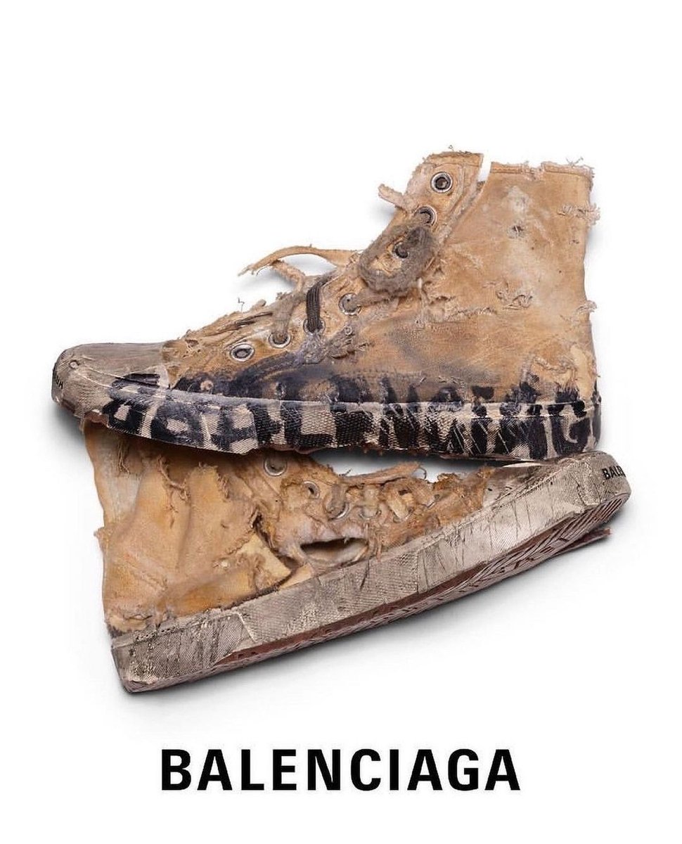 sosagustina's tweet photo. La nueva colección de Balenciaga son estas zapatillas con "efecto desgastado" que cuestan 625 dólares. Sin palabras. https://t.co/SBIxZ8gAyv