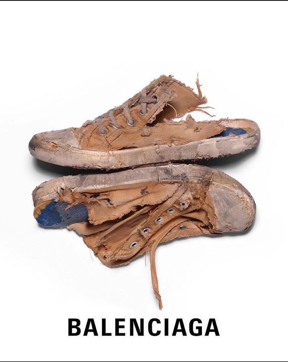 sosagustina's tweet photo. La nueva colección de Balenciaga son estas zapatillas con "efecto desgastado" que cuestan 625 dólares. Sin palabras. https://t.co/SBIxZ8gAyv