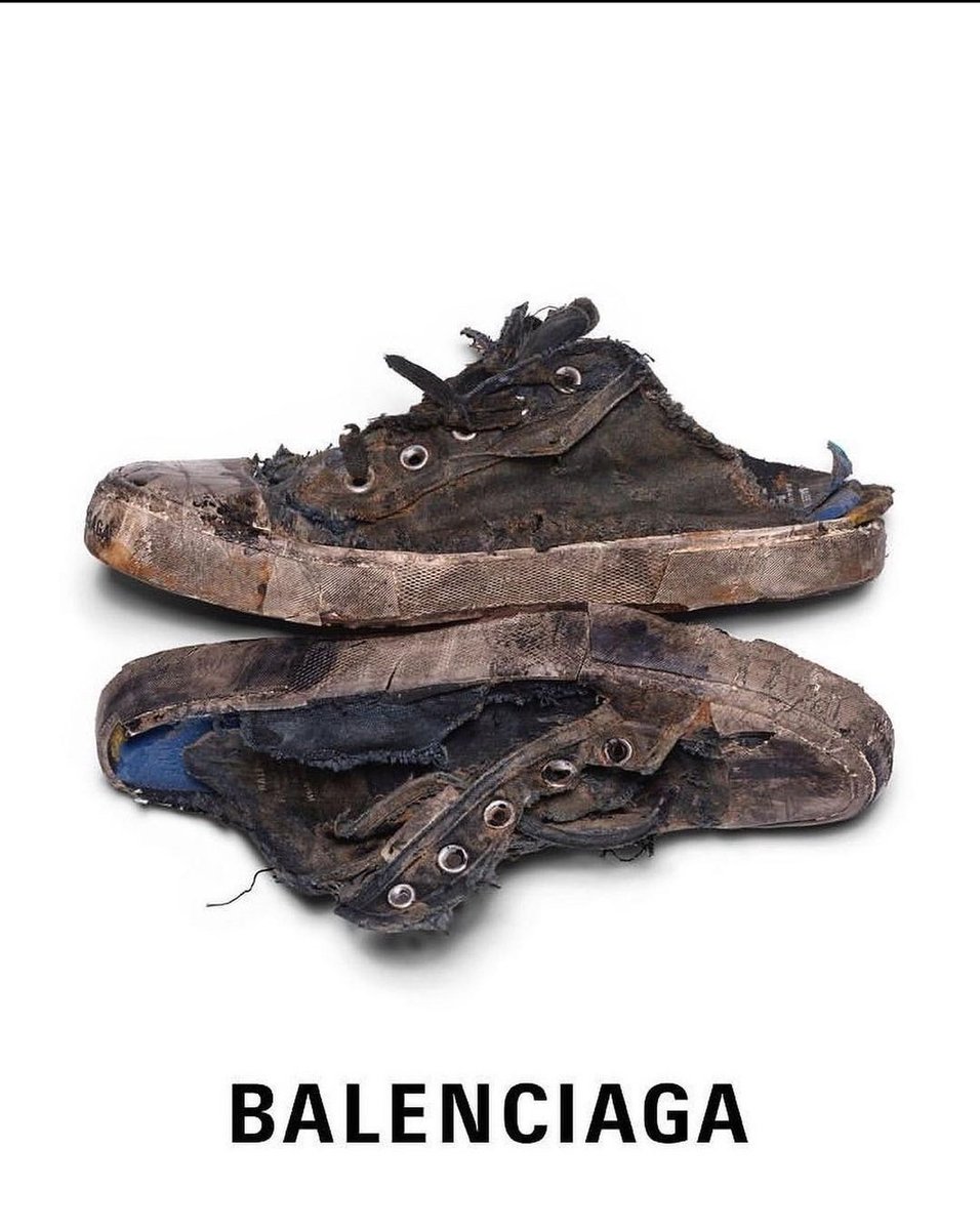 sosagustina's tweet photo. La nueva colección de Balenciaga son estas zapatillas con "efecto desgastado" que cuestan 625 dólares. Sin palabras. https://t.co/SBIxZ8gAyv